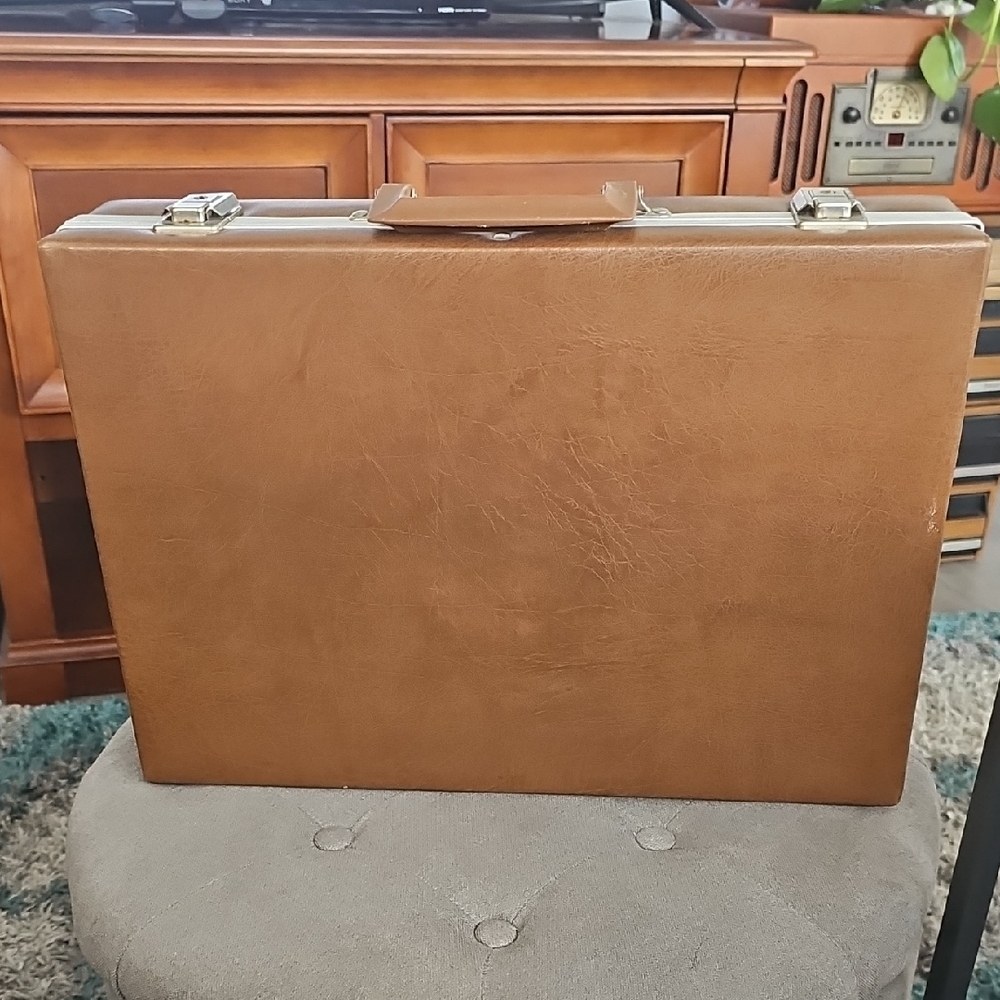 VINTAGE RARE FIND Brown Faux Leather Briefcase